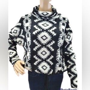 NOBO Black & White Women's Sweater. Size L NWT
